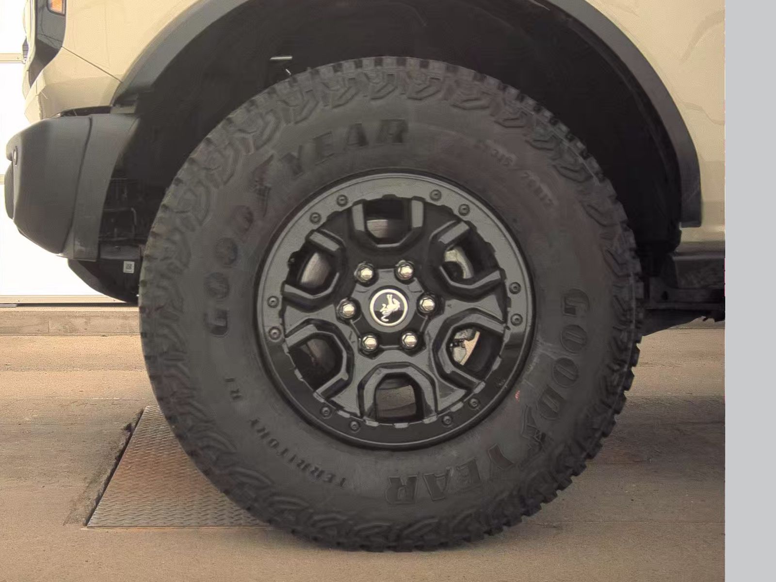 FORD BRONCO - 10
