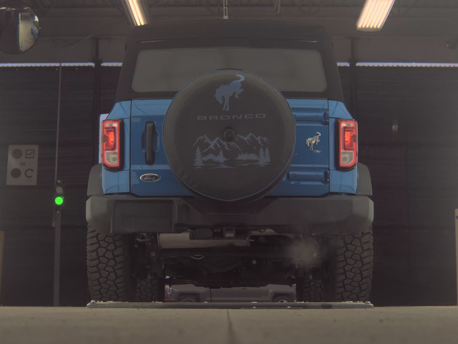 FORD BRONCO - 8
