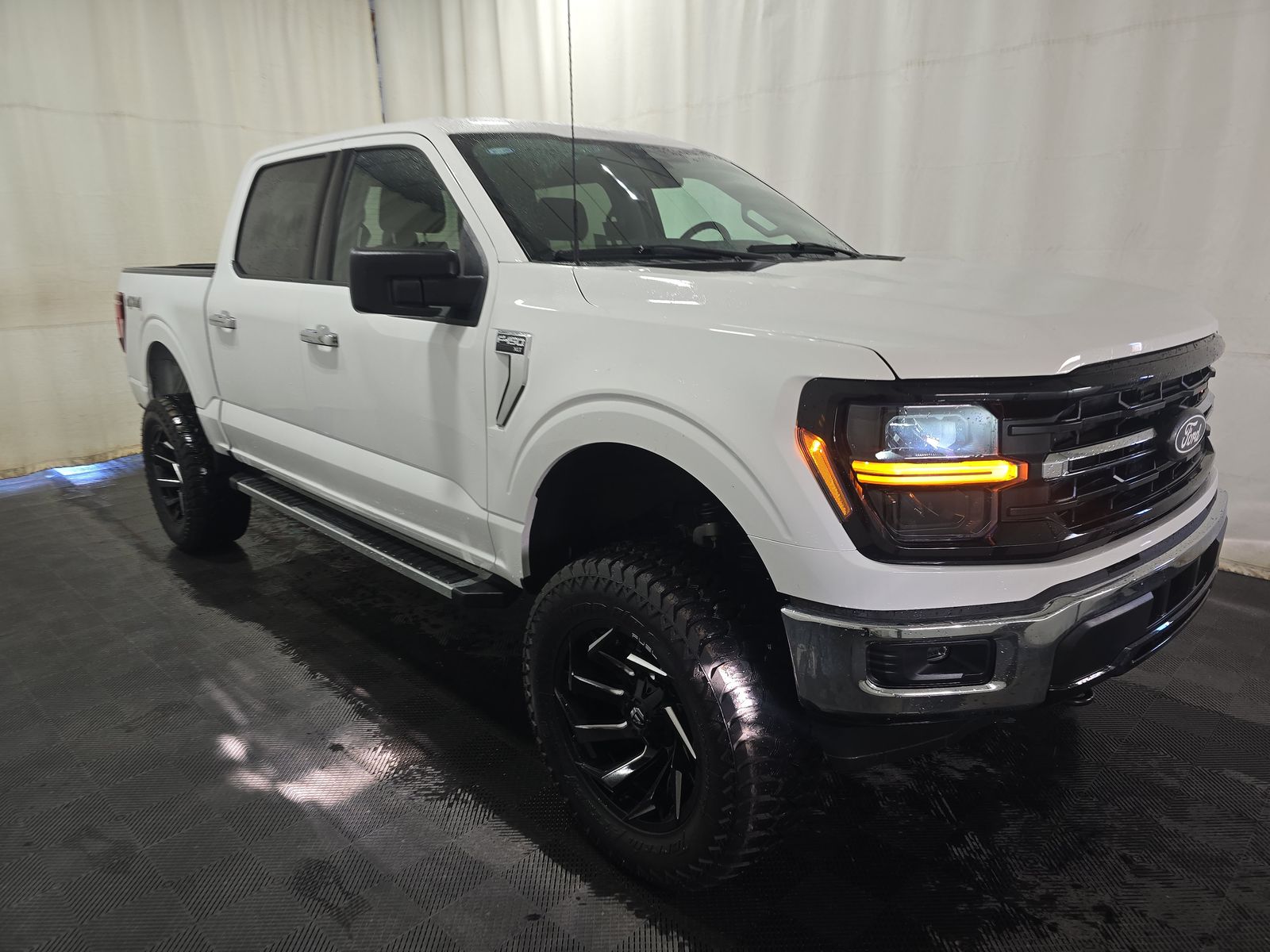 FORD F-150 - 4