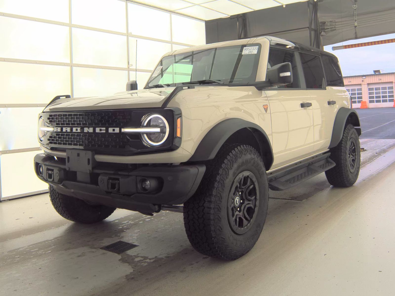 FORD BRONCO - 1