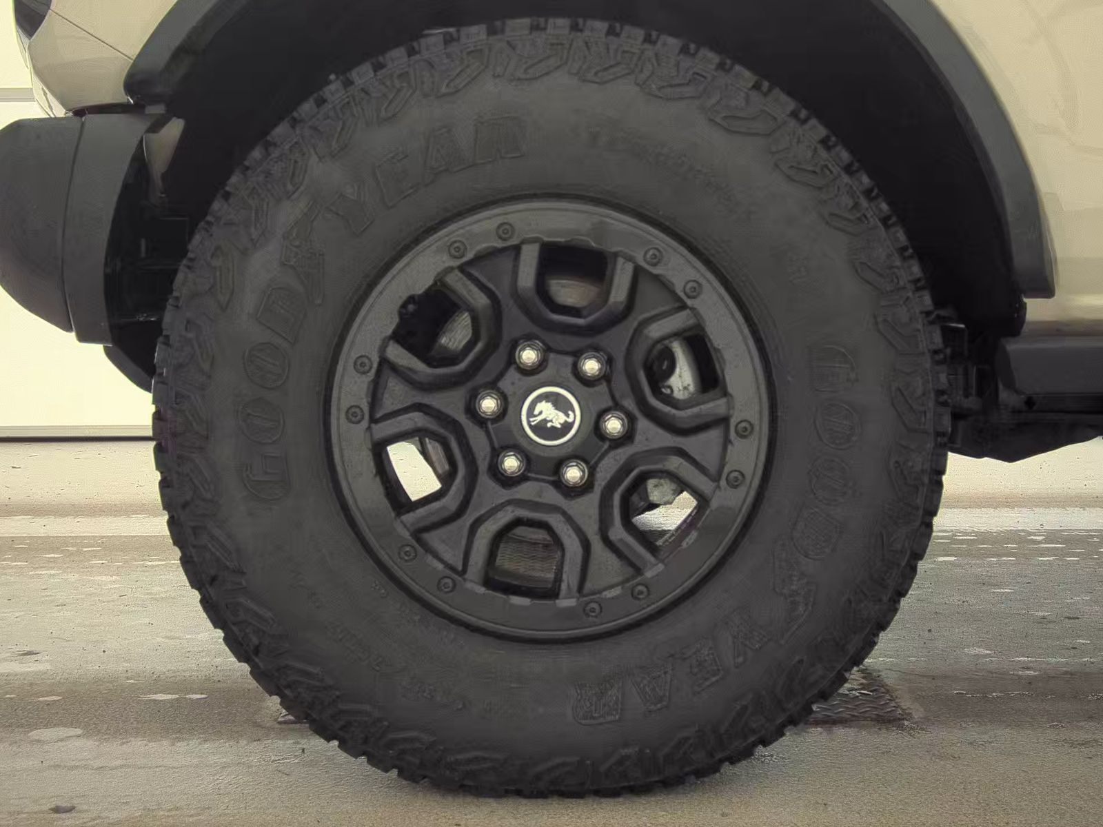 FORD BRONCO - 10