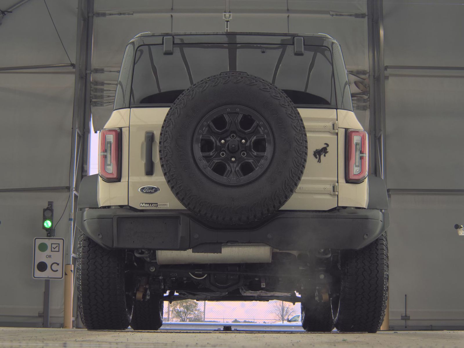 FORD BRONCO - 8