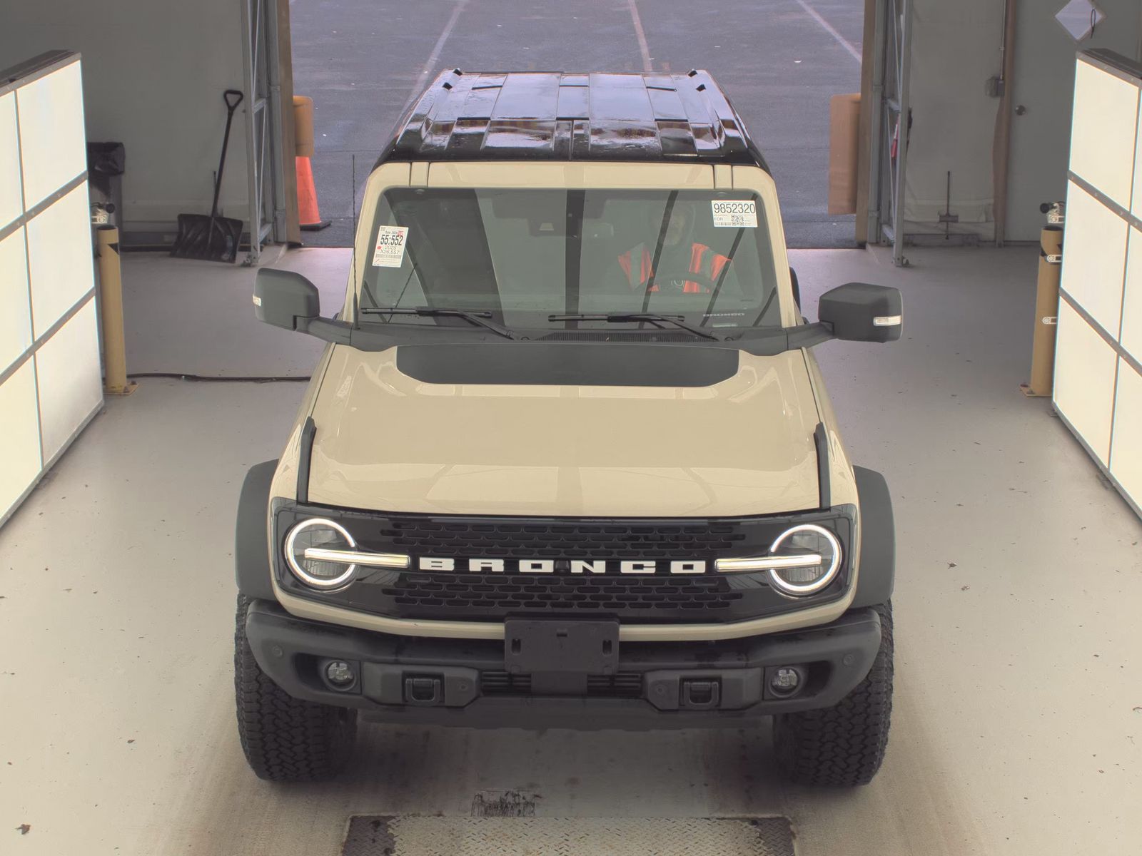 FORD BRONCO - 3