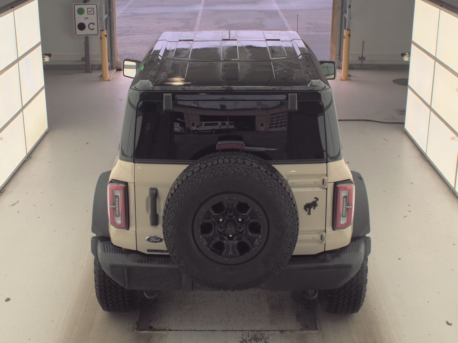 FORD BRONCO - 7