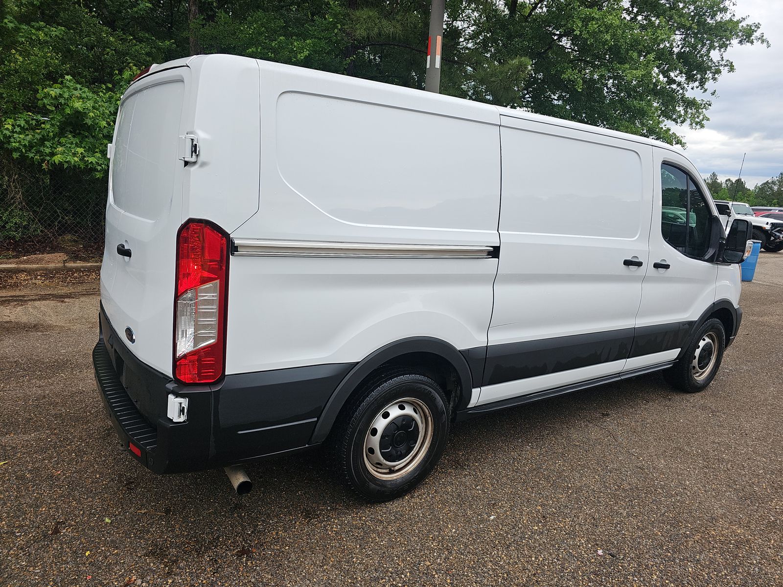 FORD TRANSIT 150 - 5