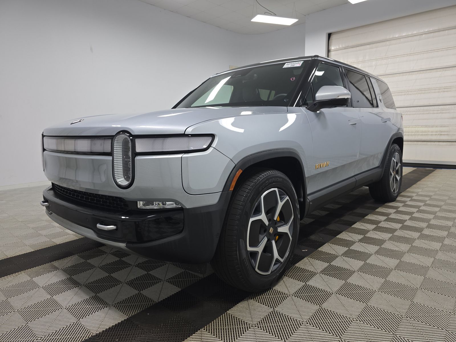 2024 Rivian R1S Adventure Quad-Motor Large Pack's photo