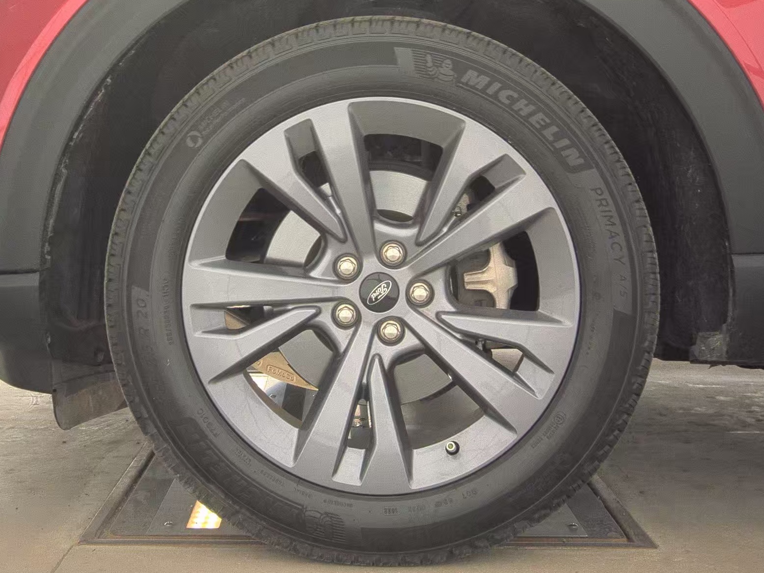 FORD EXPLORER - 10