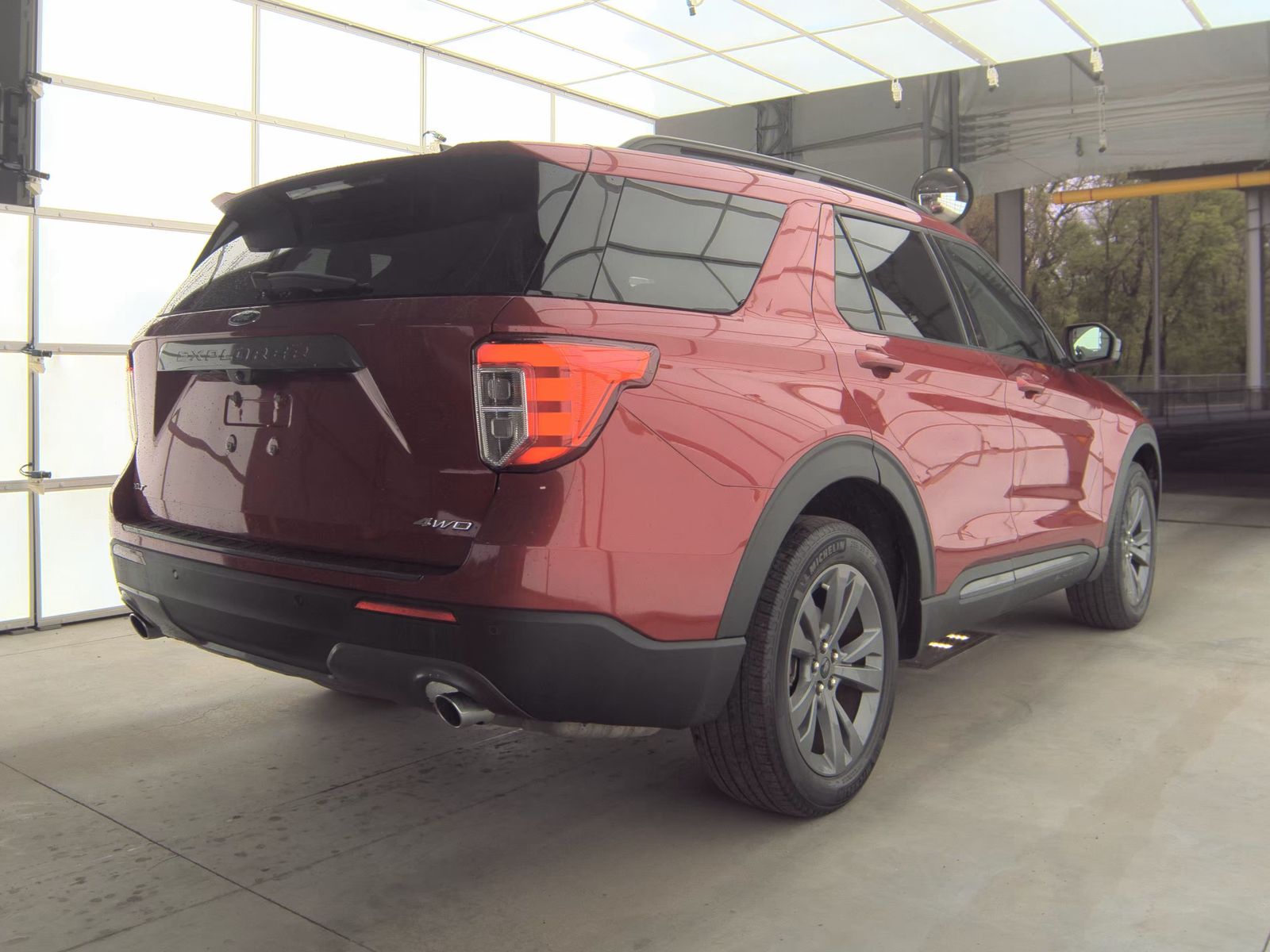 FORD EXPLORER - 6