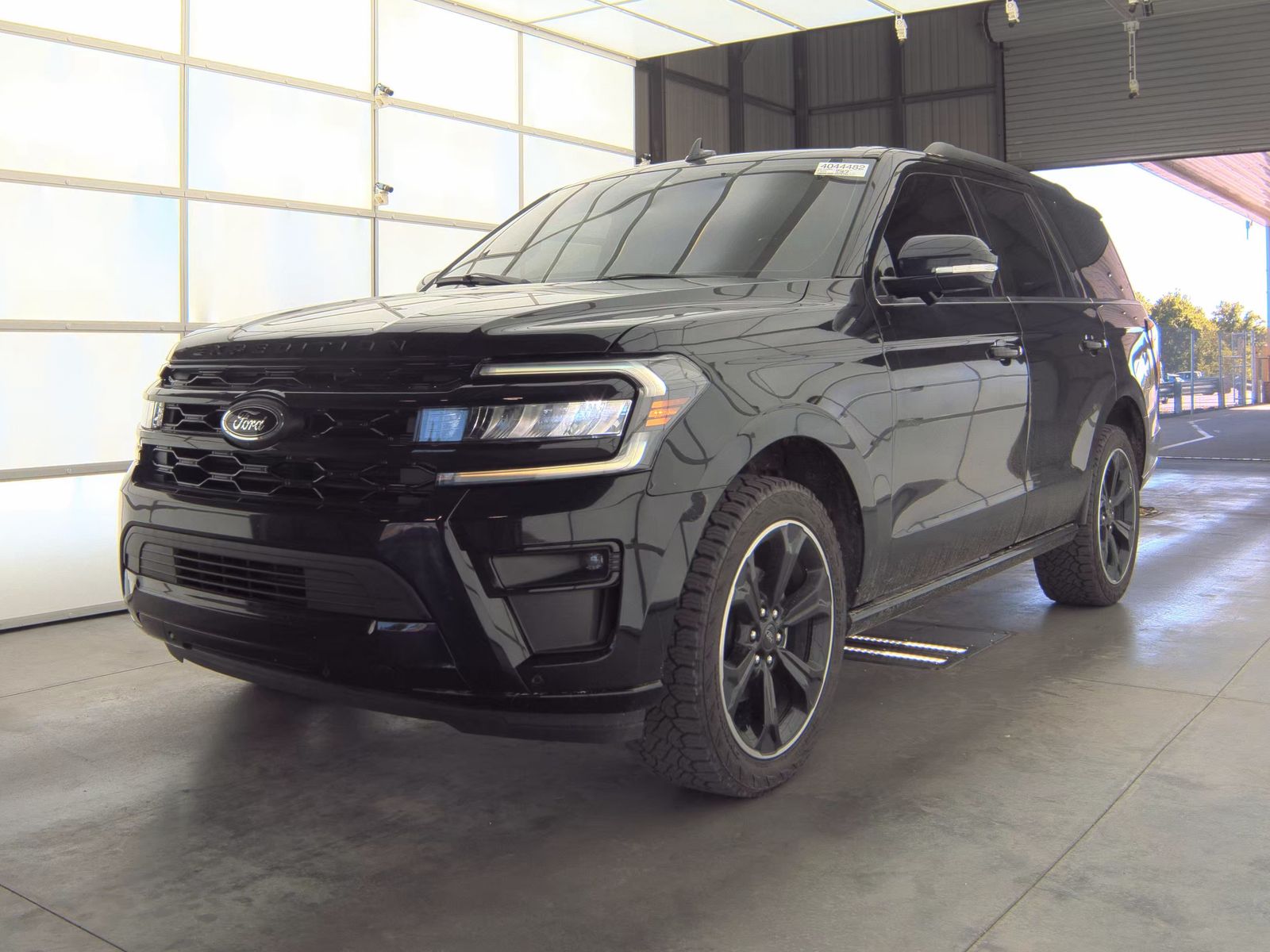 FORD EXPEDITION - 1