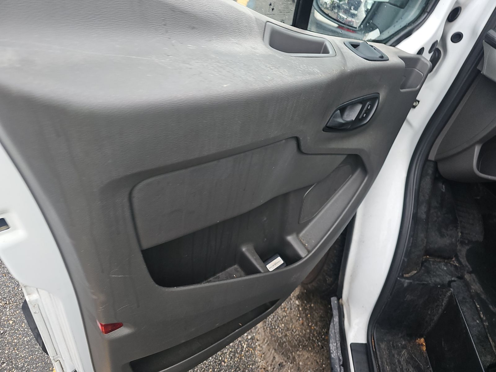 FORD TRANSIT 150 - 10