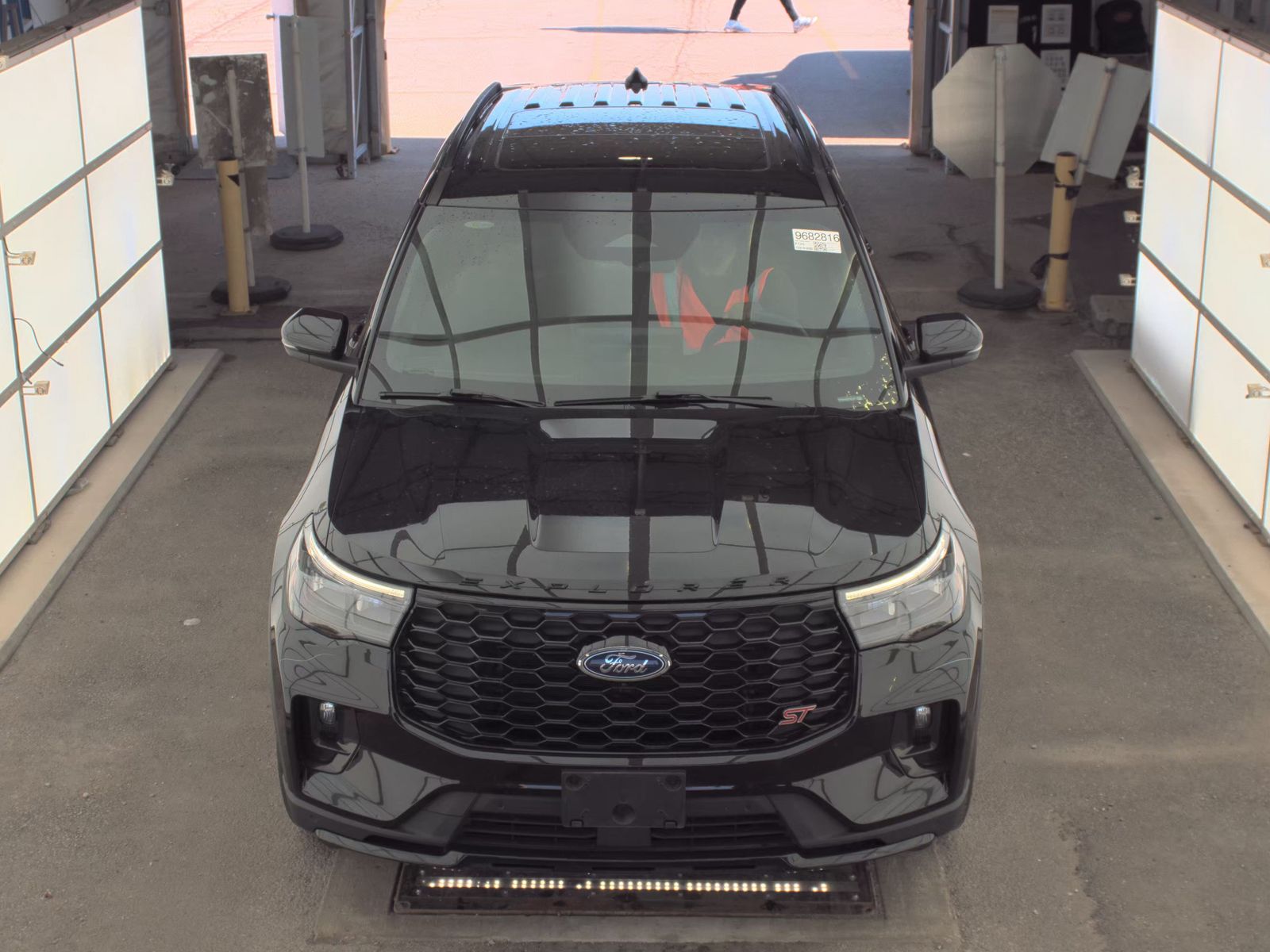 FORD EXPLORER - 3