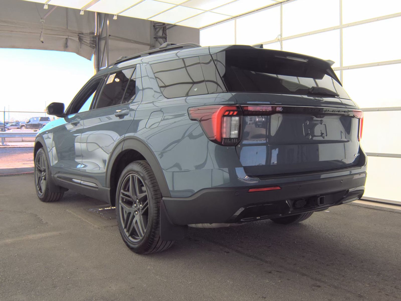 FORD EXPLORER - 9