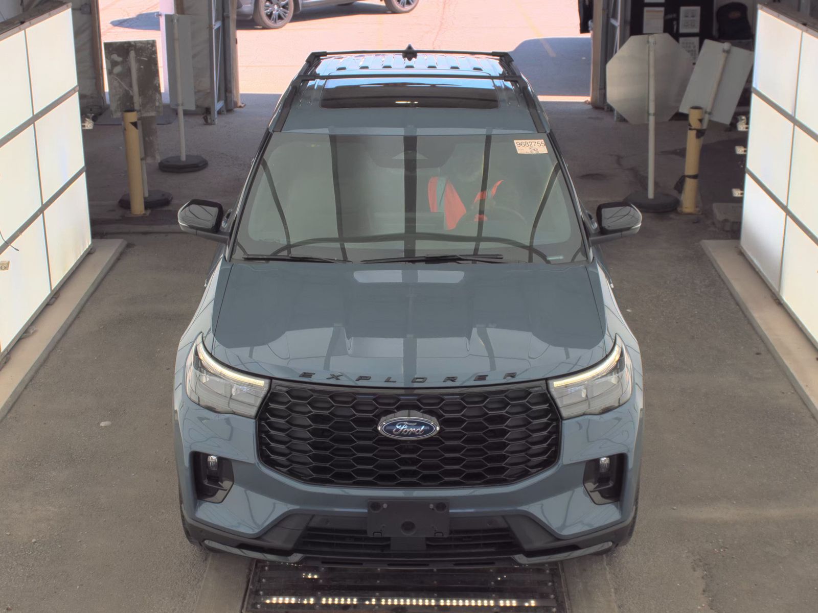 FORD EXPLORER - 3