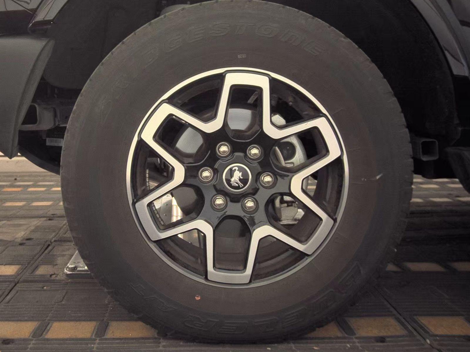 FORD BRONCO - 10