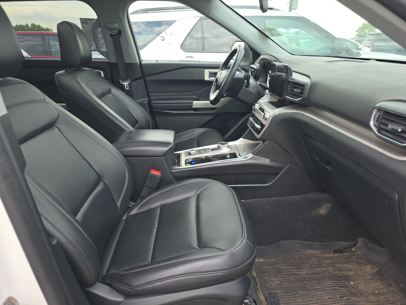 FORD EXPLORER - 9