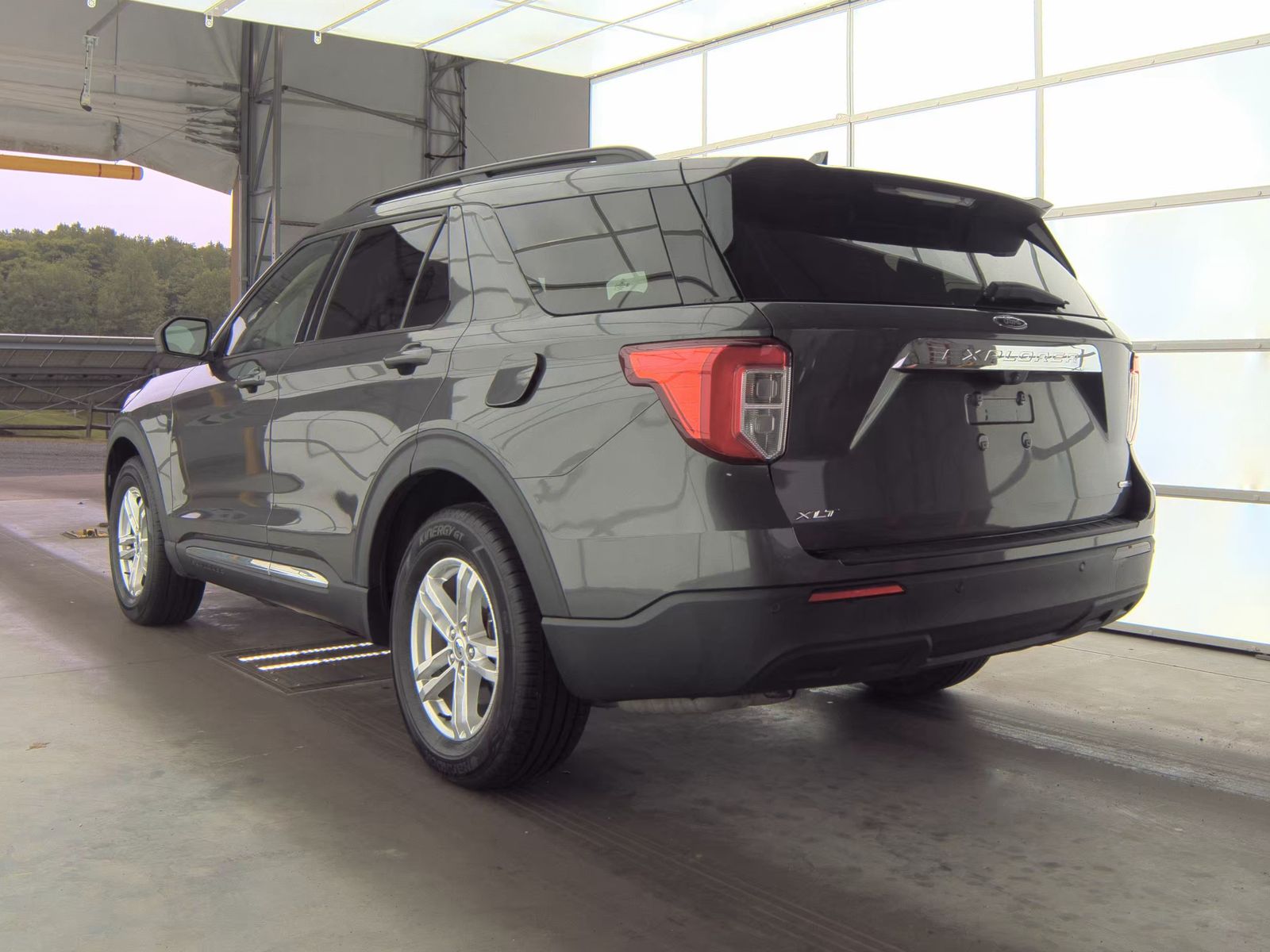 FORD EXPLORER - 9