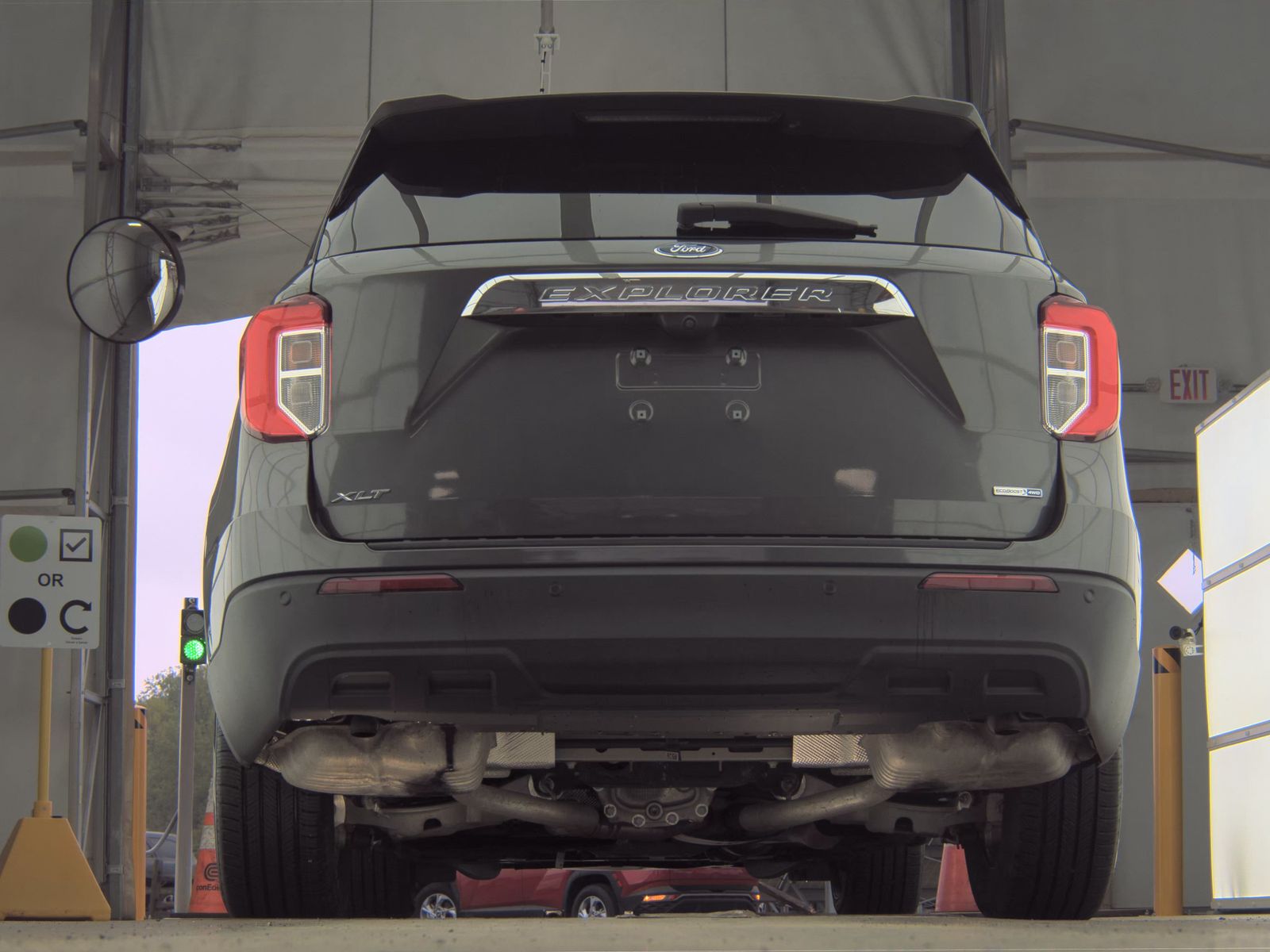 FORD EXPLORER - 8