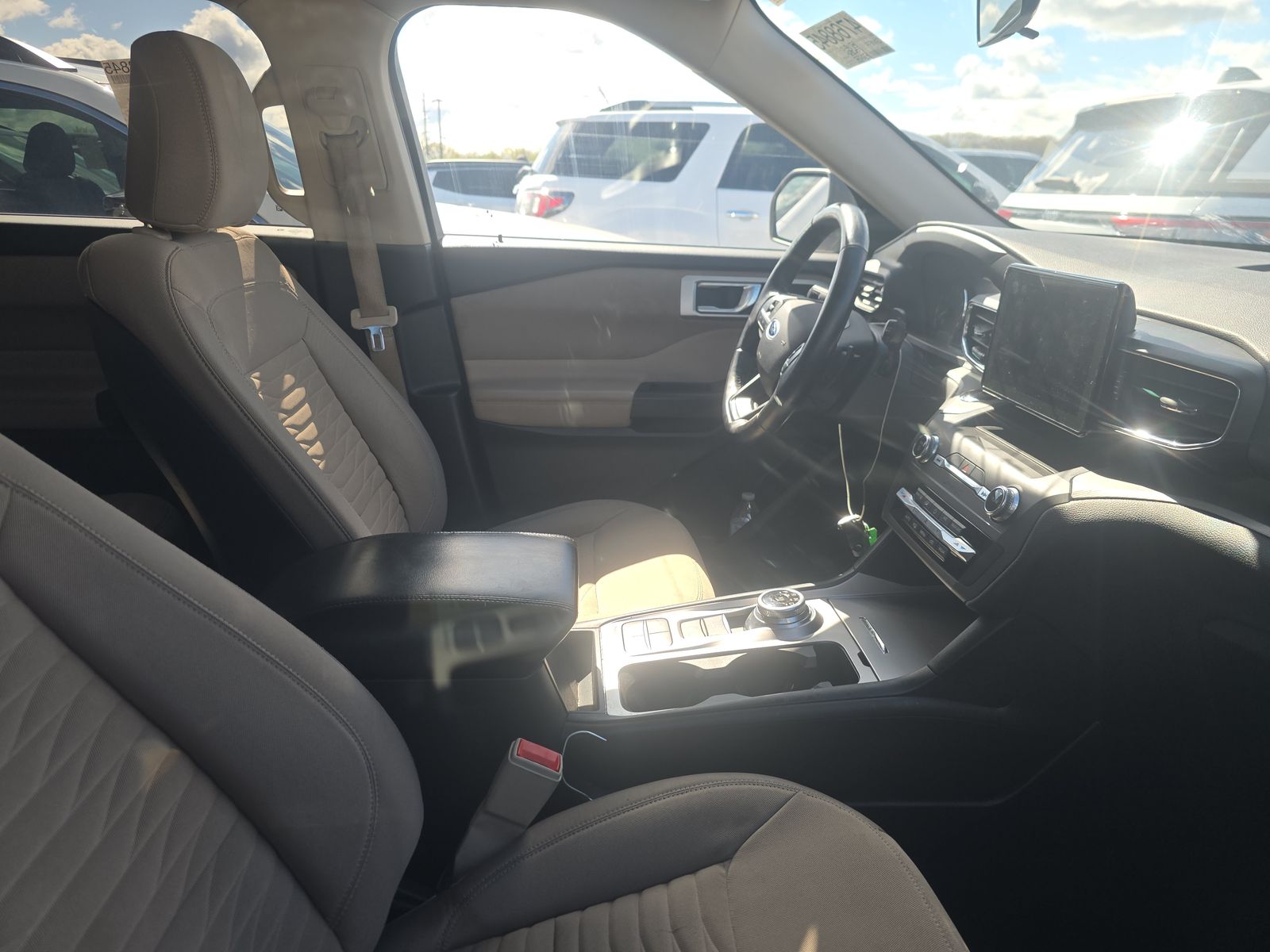 FORD EXPLORER - 9