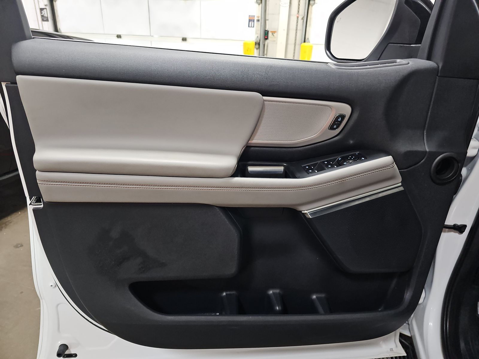 FORD EXPEDITION MAX - 4