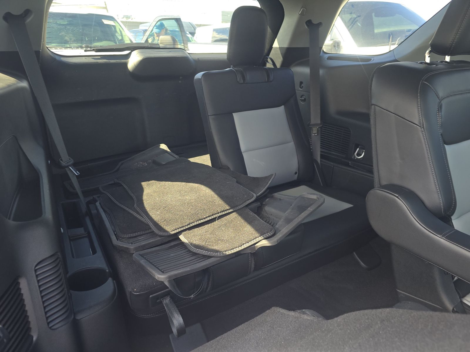 FORD EXPLORER - 9