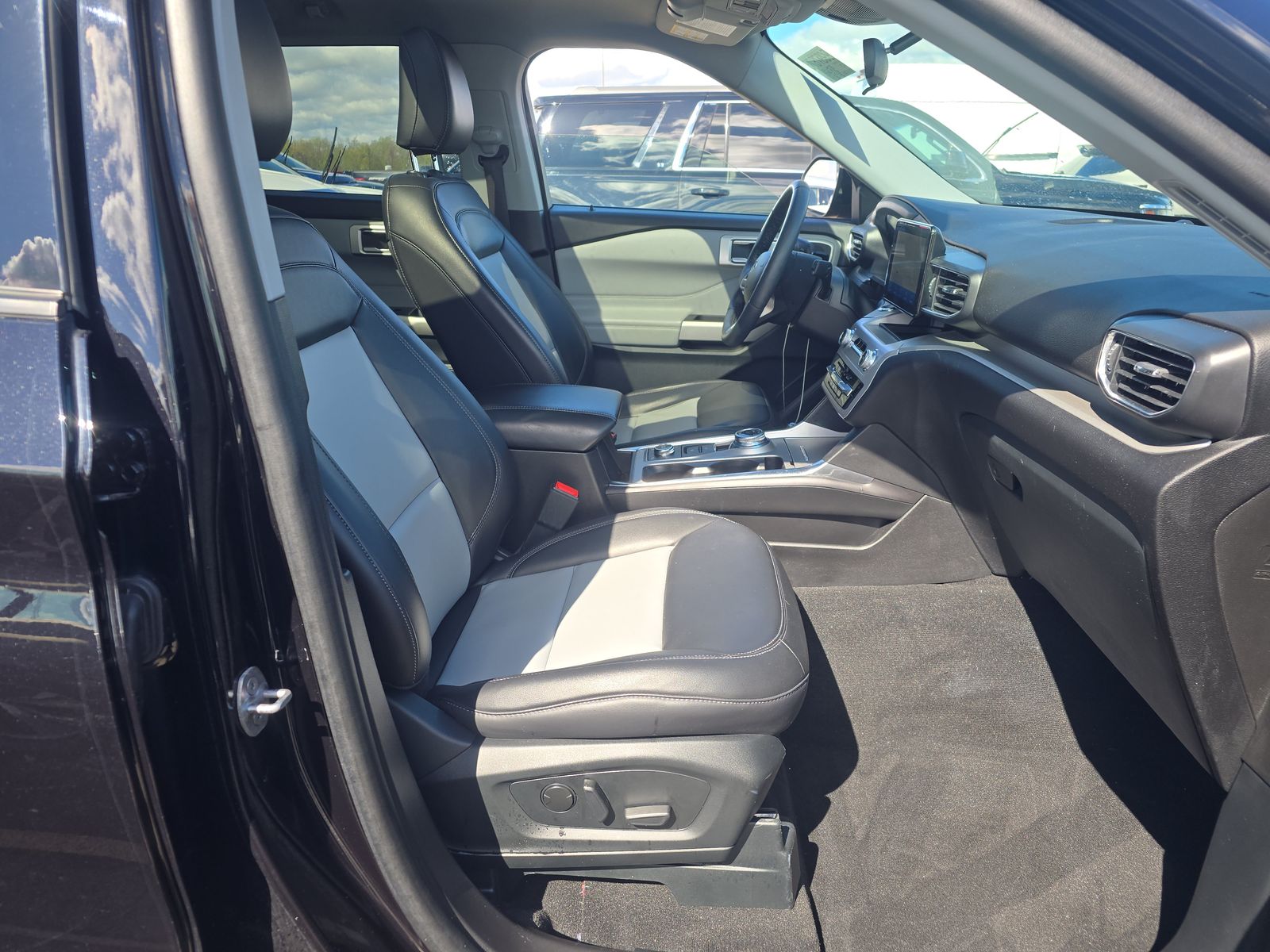 FORD EXPLORER - 3