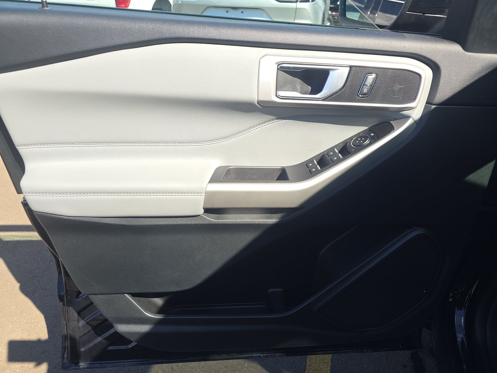 FORD EXPLORER - 4