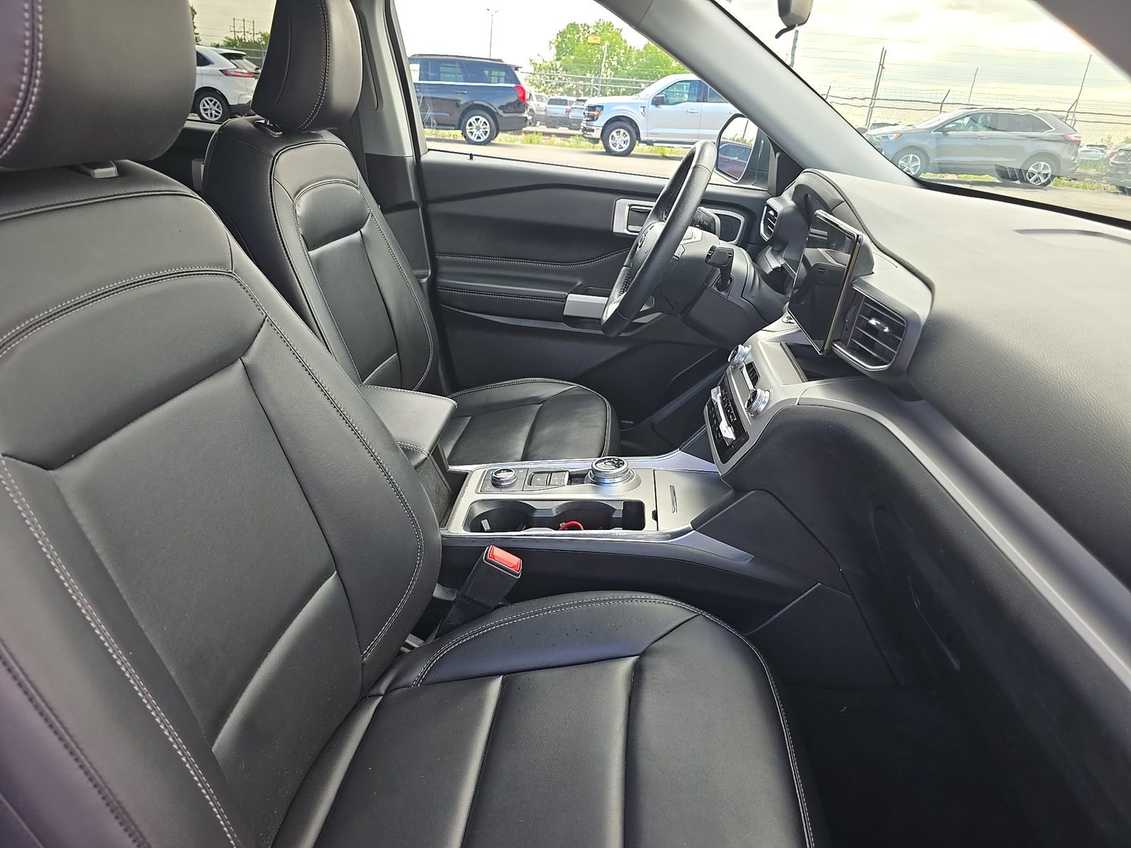 FORD EXPLORER - 9