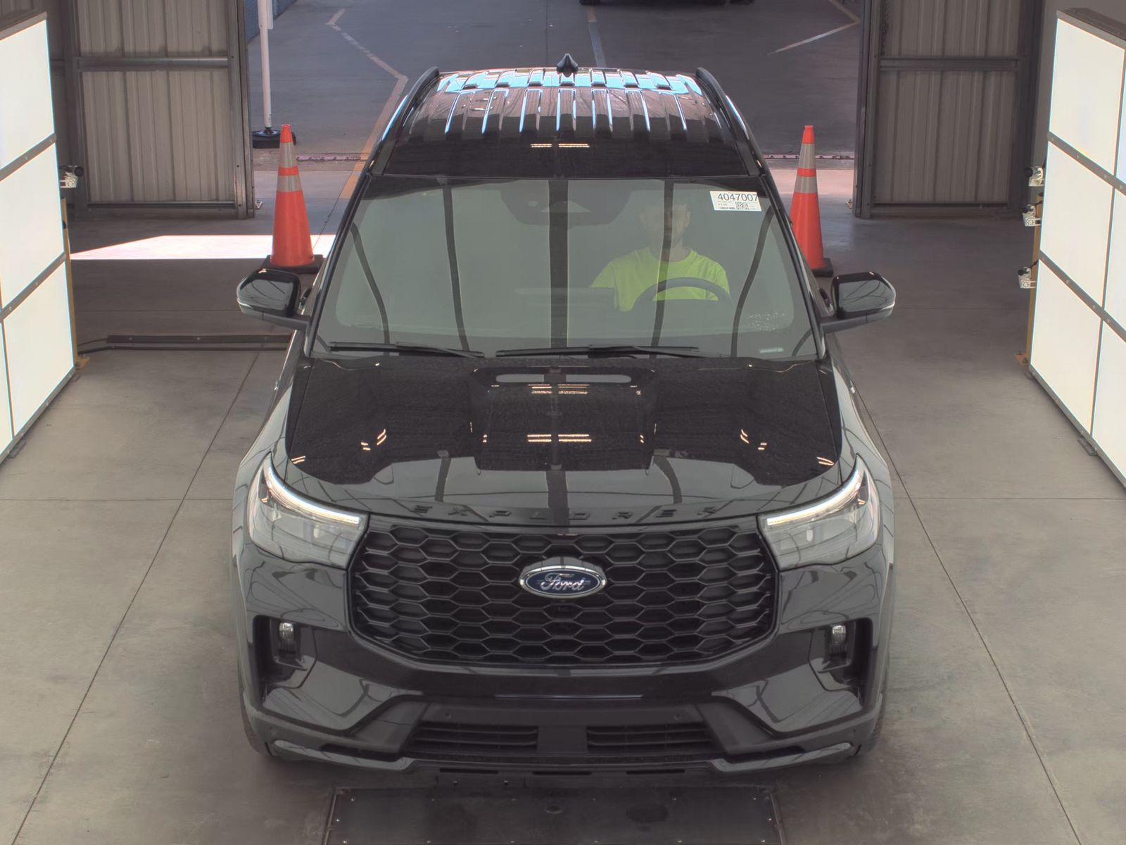 FORD EXPLORER - 3