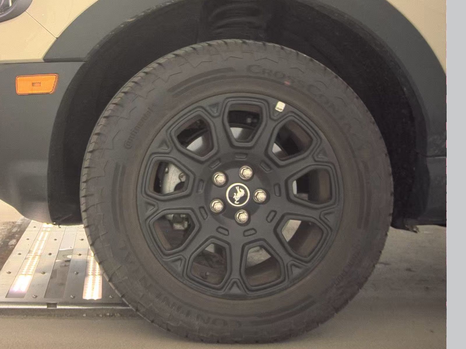 FORD BRONCO - 10