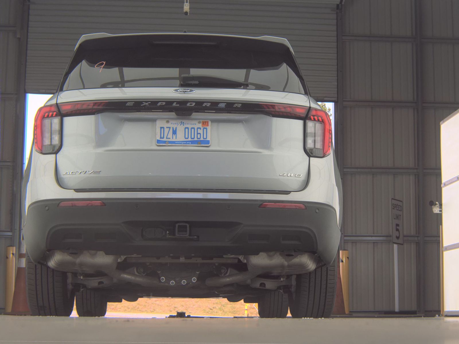 FORD EXPLORER - 8