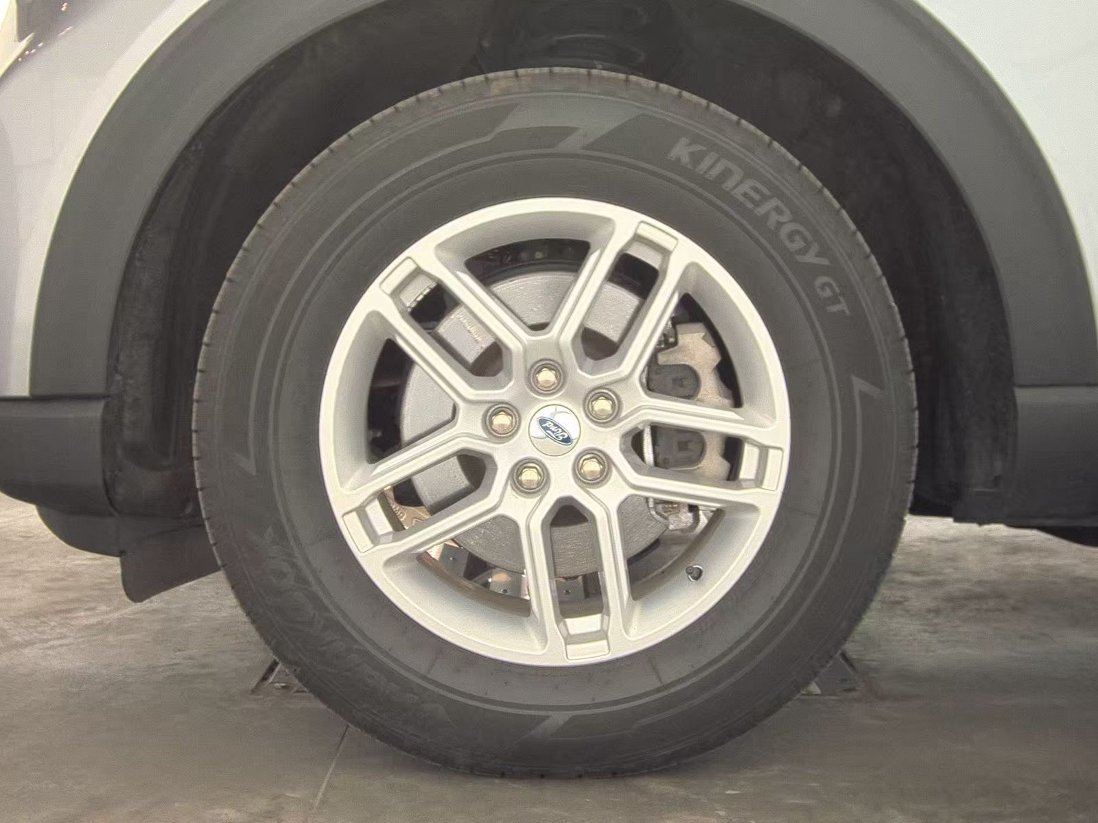 FORD EXPLORER - 10