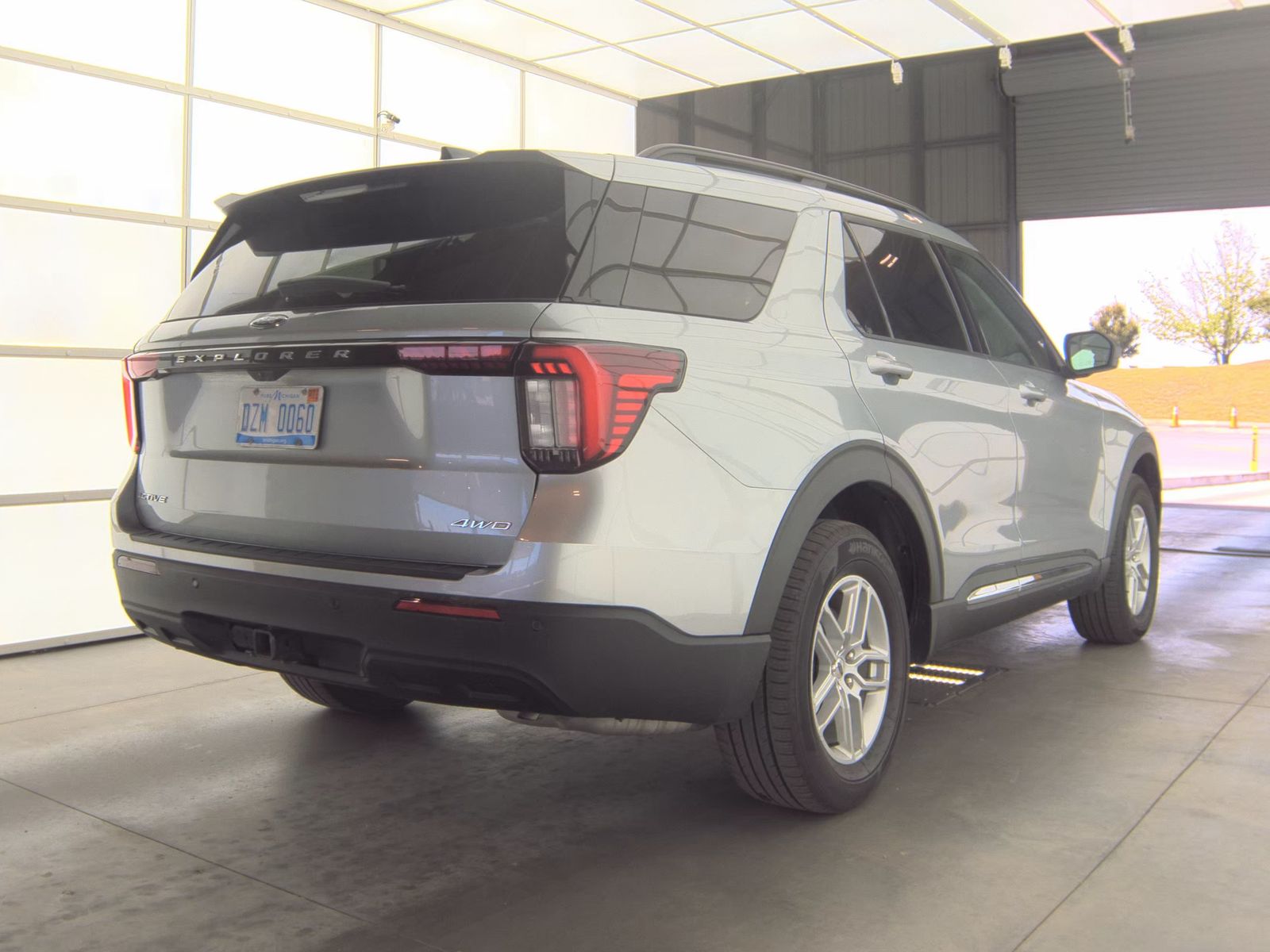FORD EXPLORER - 6