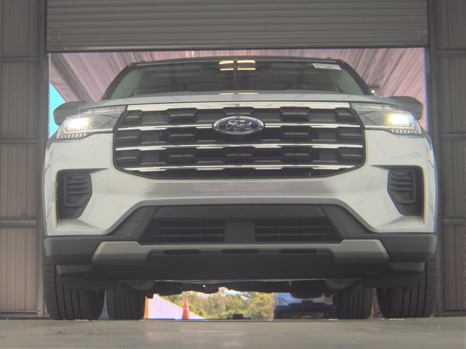 FORD EXPLORER - 4