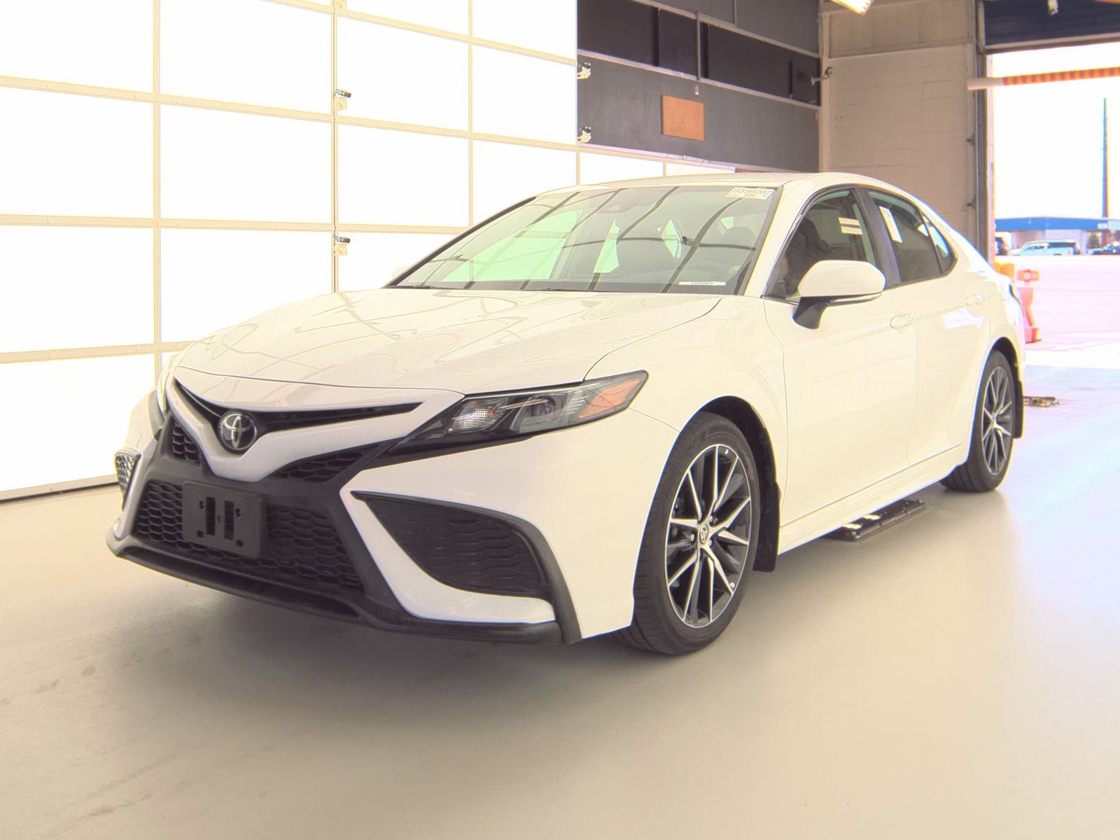 TOYOTA CAMRY - 1