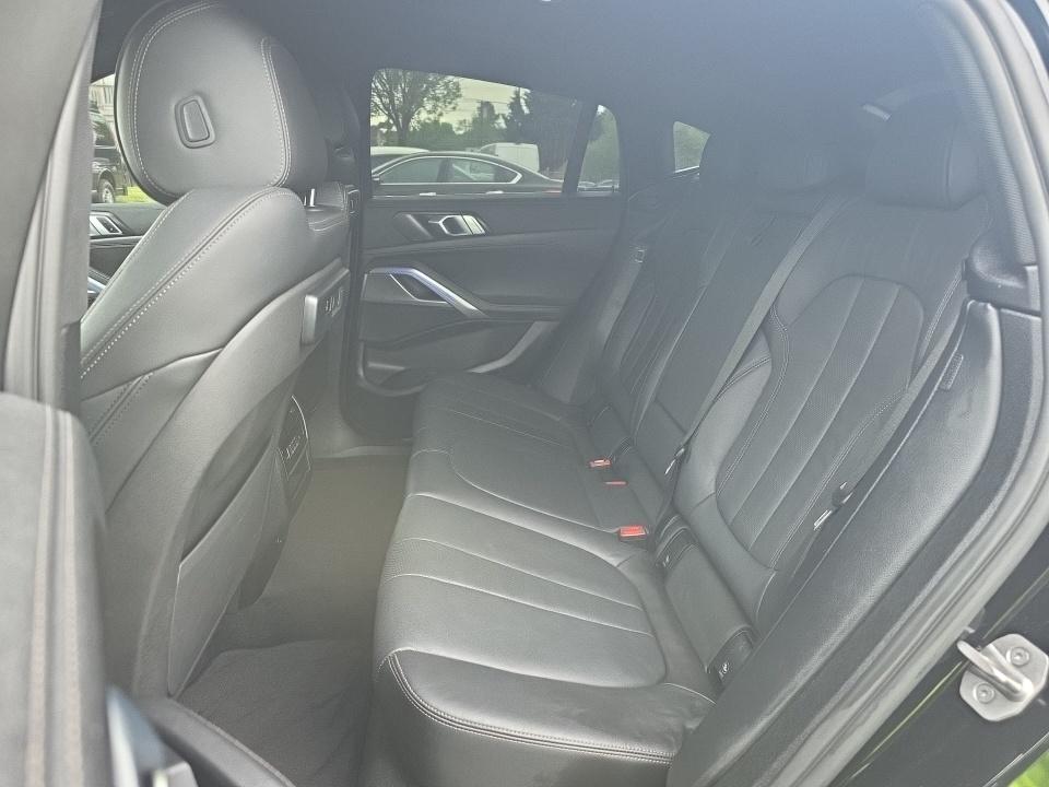 2022 BMW X6 xDrive40i AWD