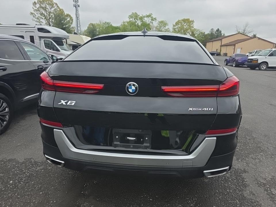 2022 BMW X6 xDrive40i AWD