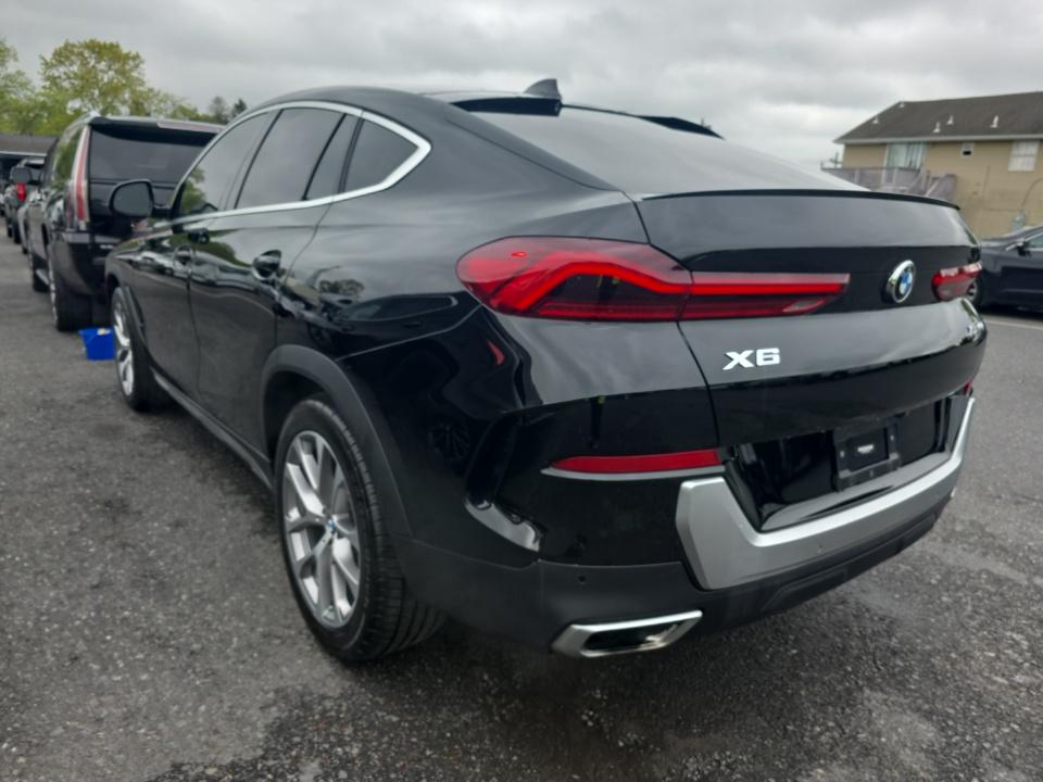 2022 BMW X6 xDrive40i AWD