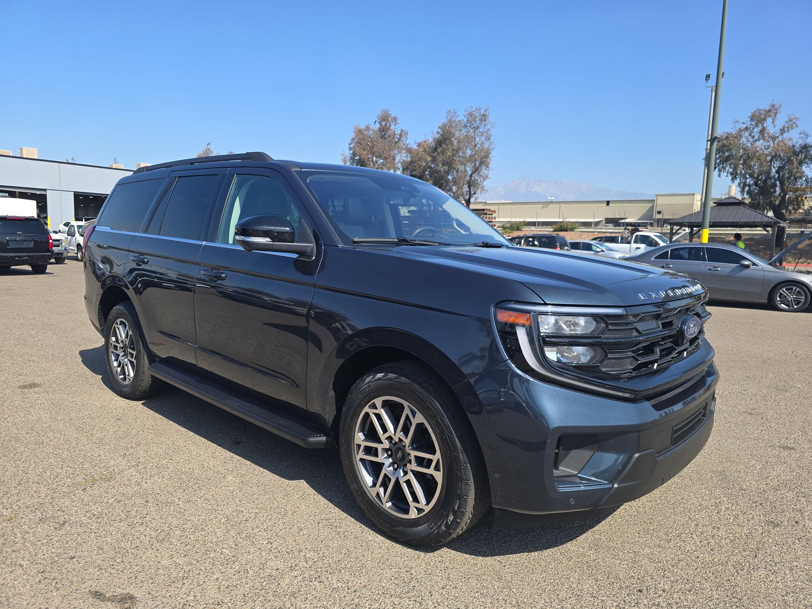 FORD EXPEDITION - 4