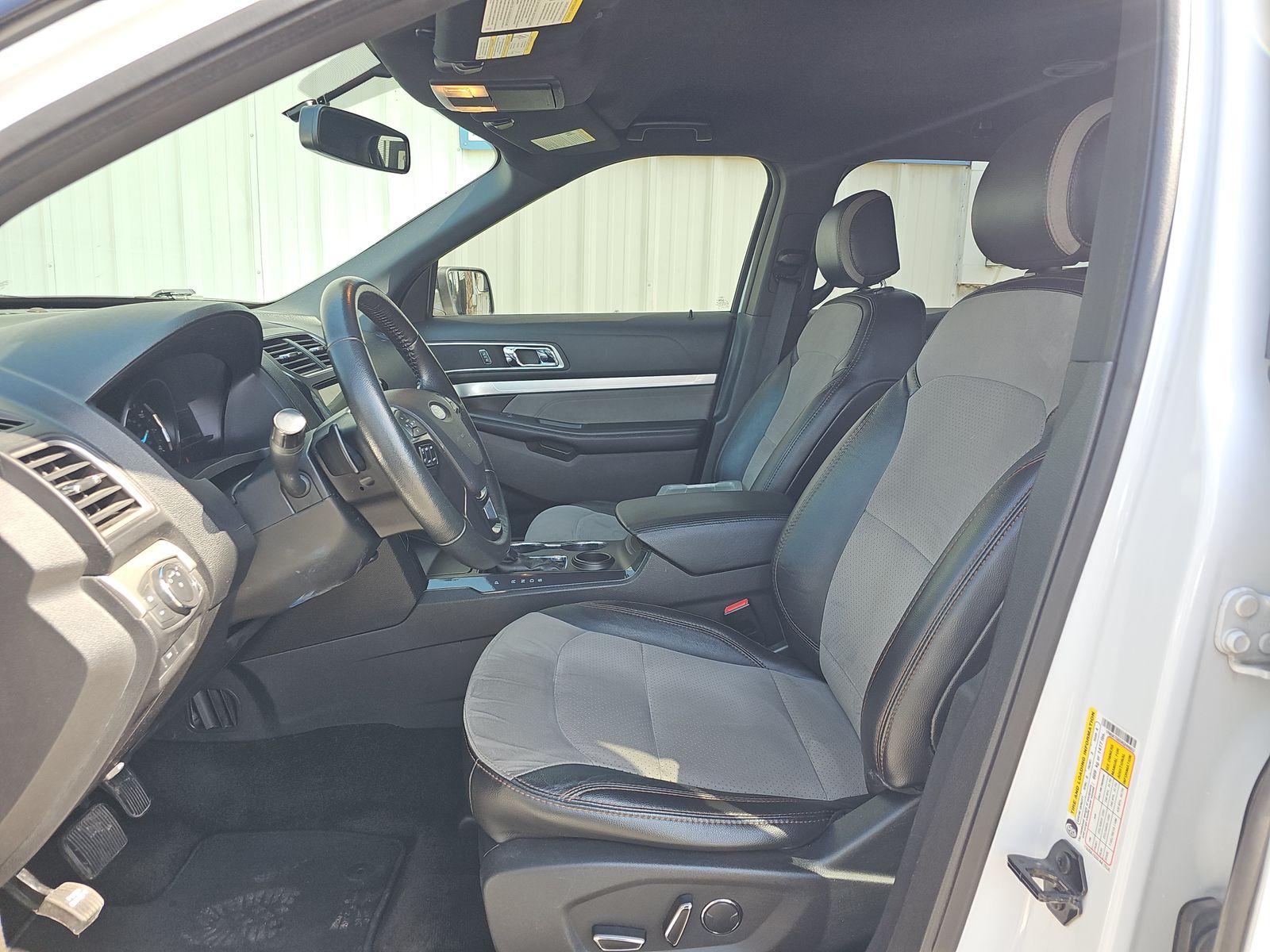 FORD EXPLORER - 8