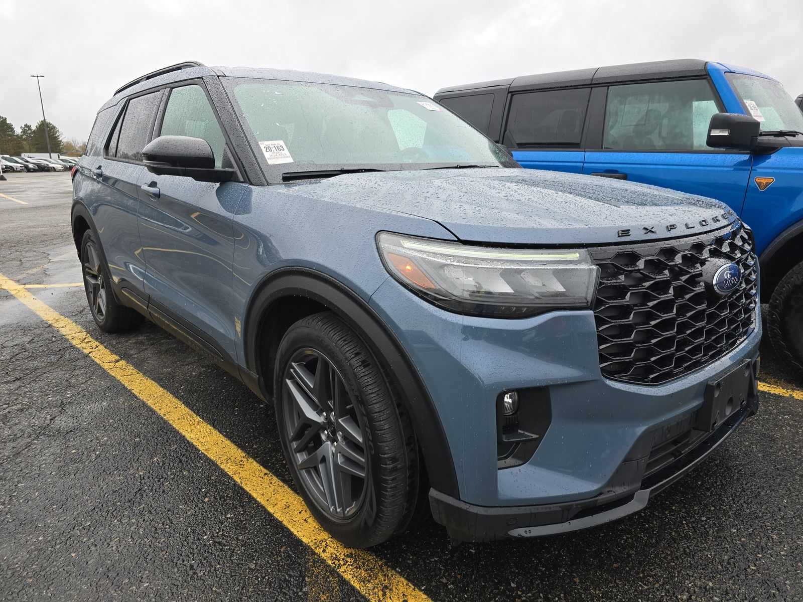 FORD EXPLORER - 4