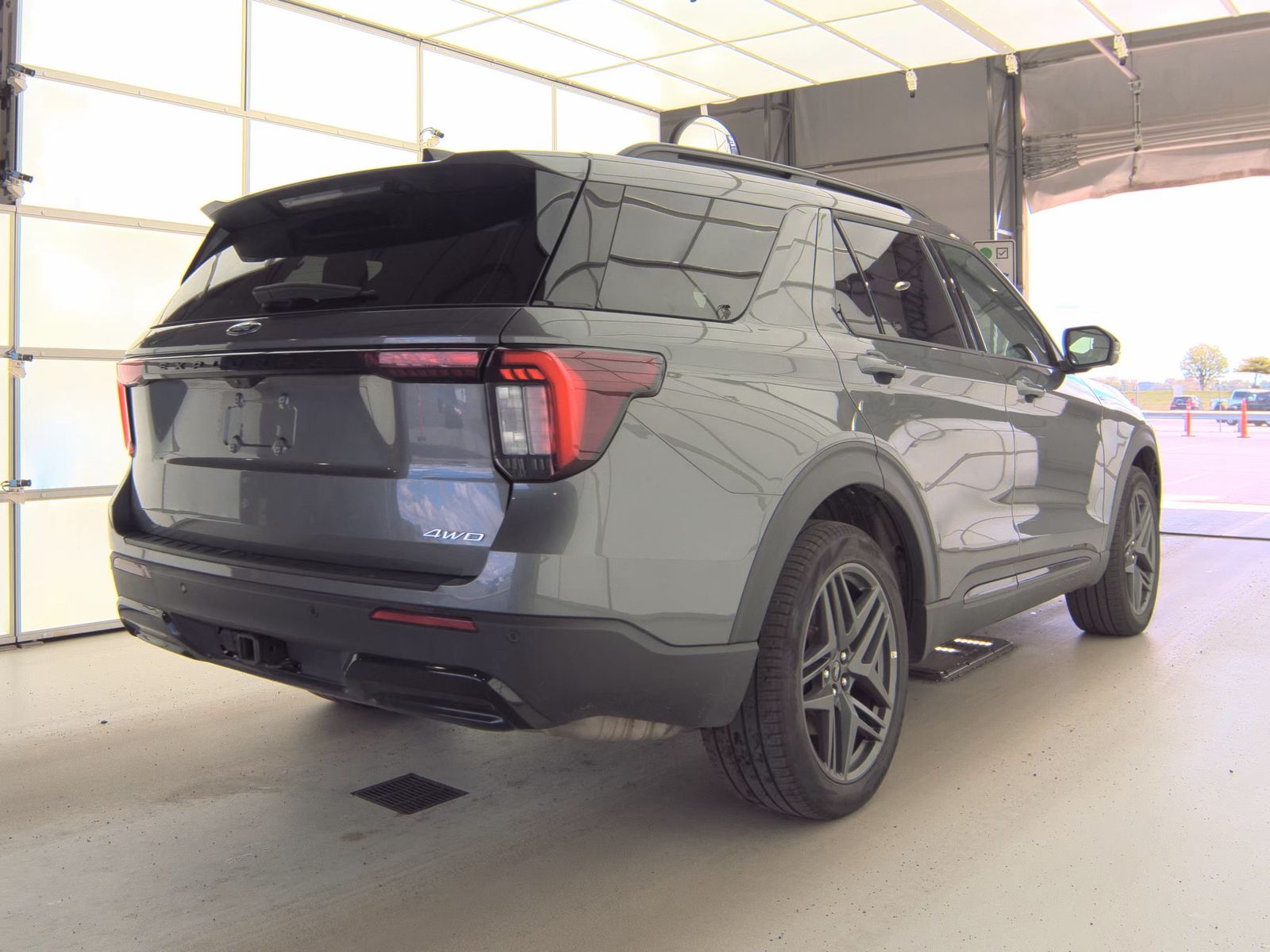 FORD EXPLORER - 6