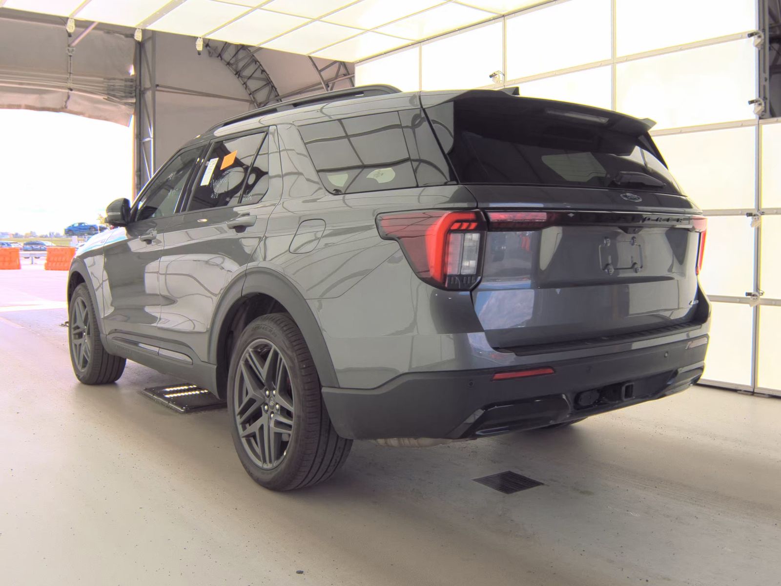 FORD EXPLORER - 9