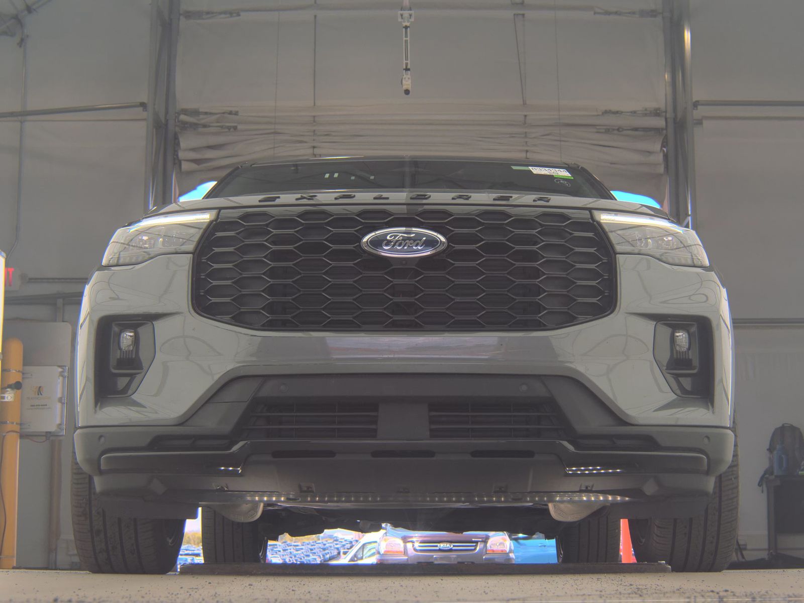 FORD EXPLORER - 4