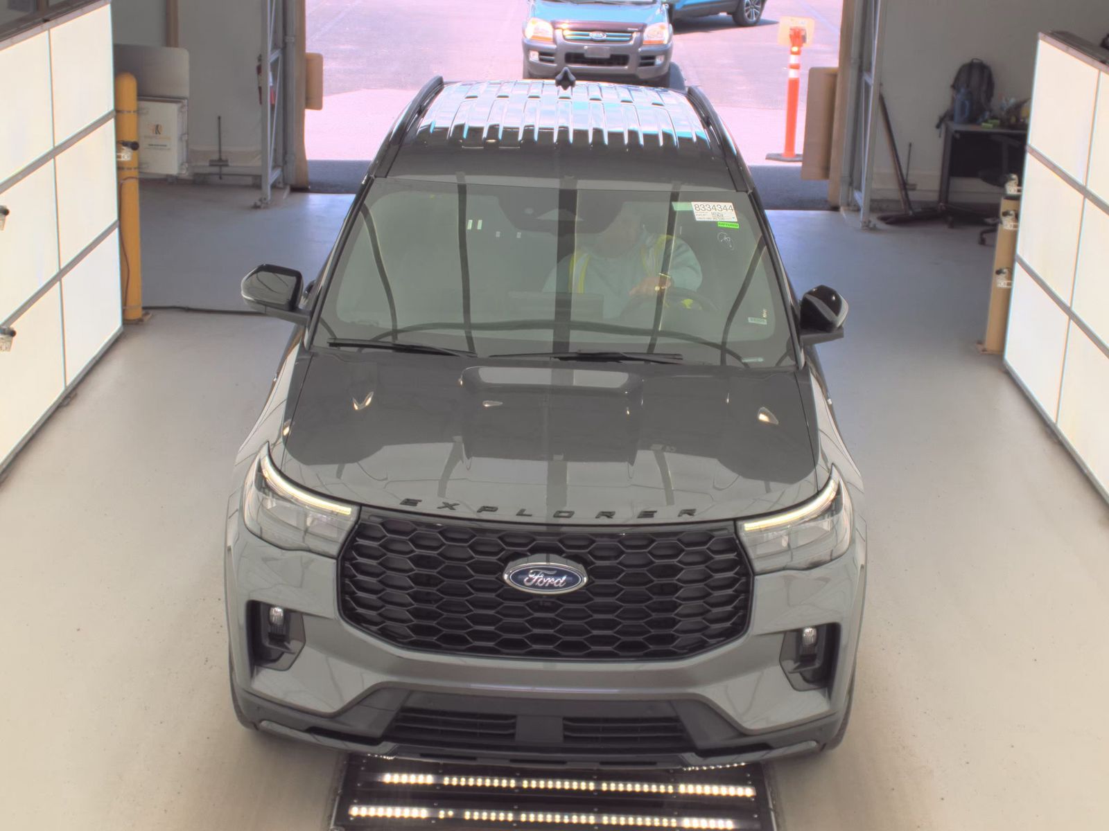 FORD EXPLORER - 3