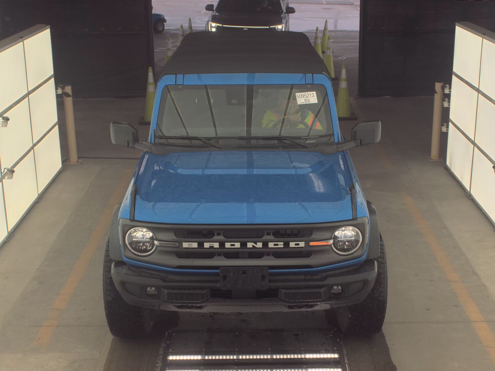 FORD BRONCO - 3