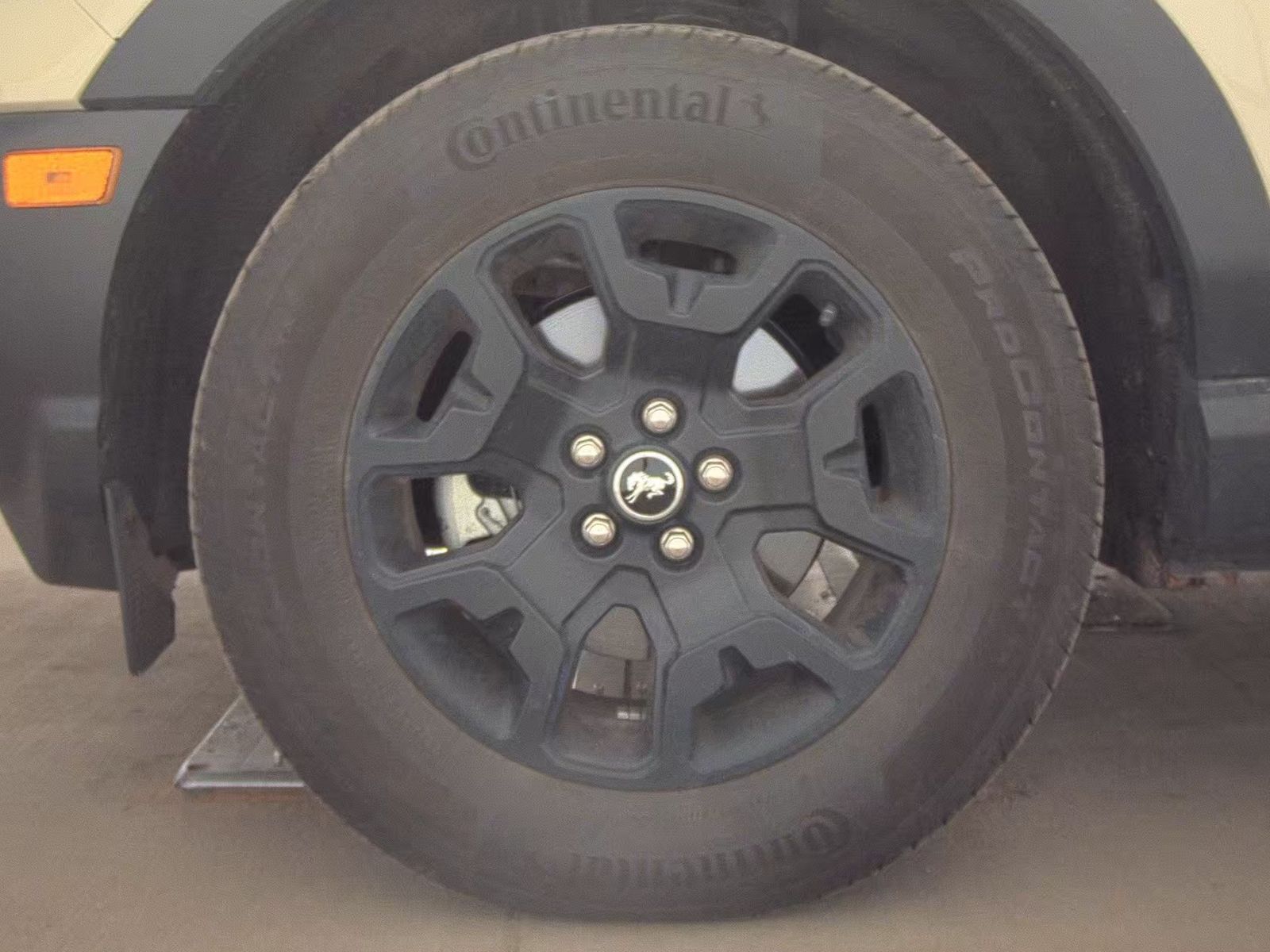 FORD BRONCO - 10