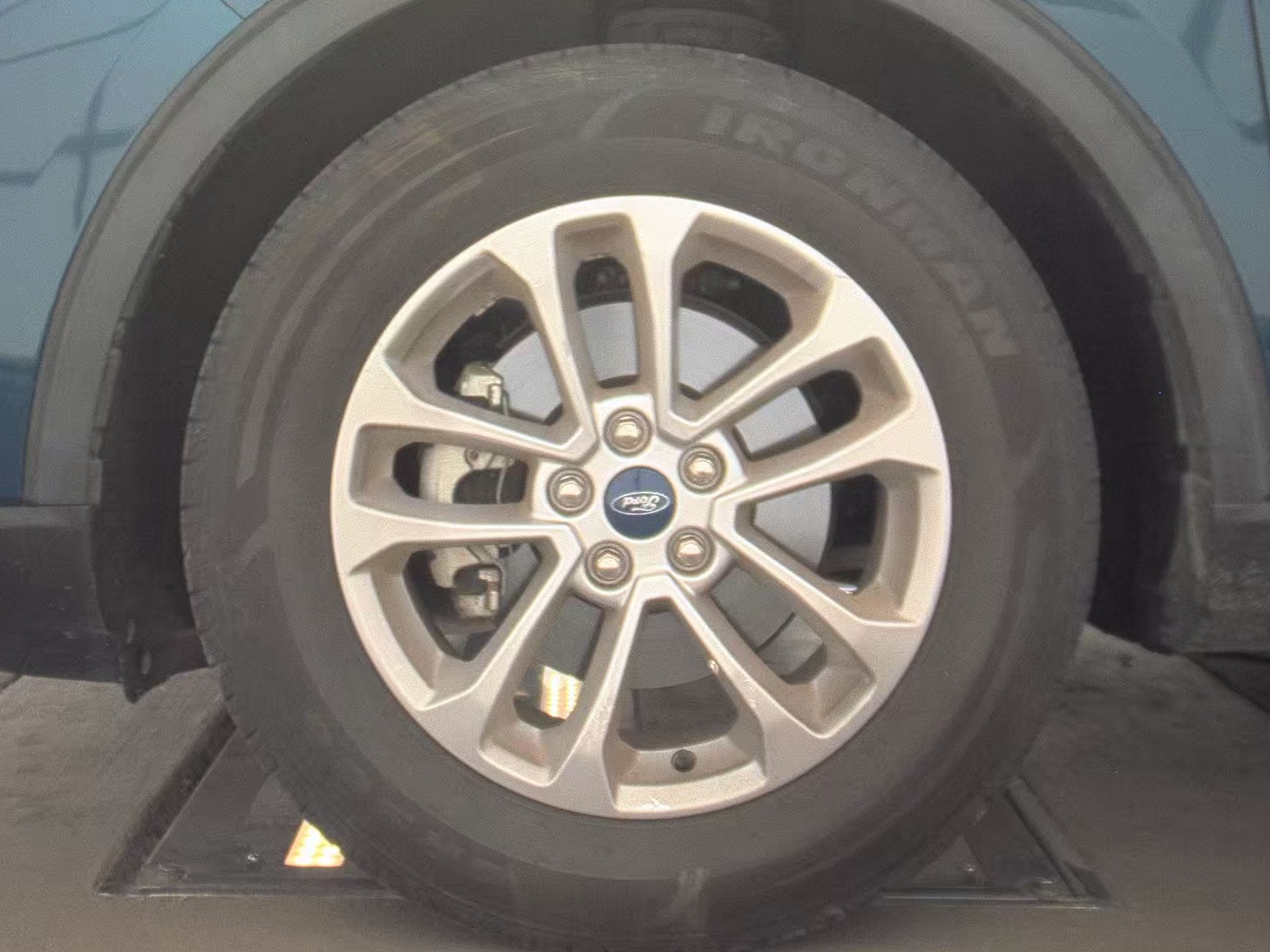 FORD ESCAPE - 10
