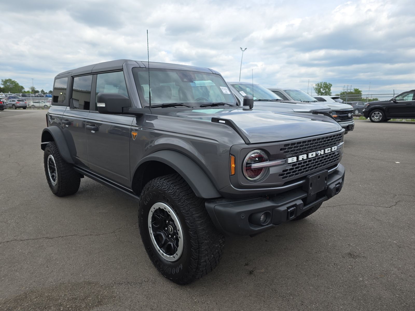 FORD BRONCO - 4