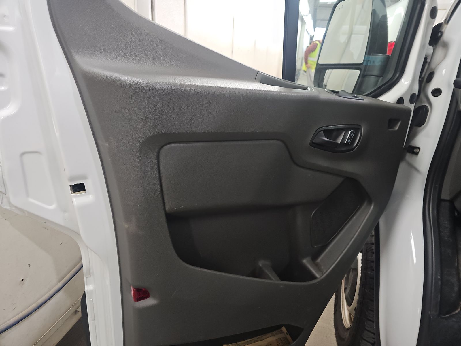 FORD TRANSIT 150 - 10