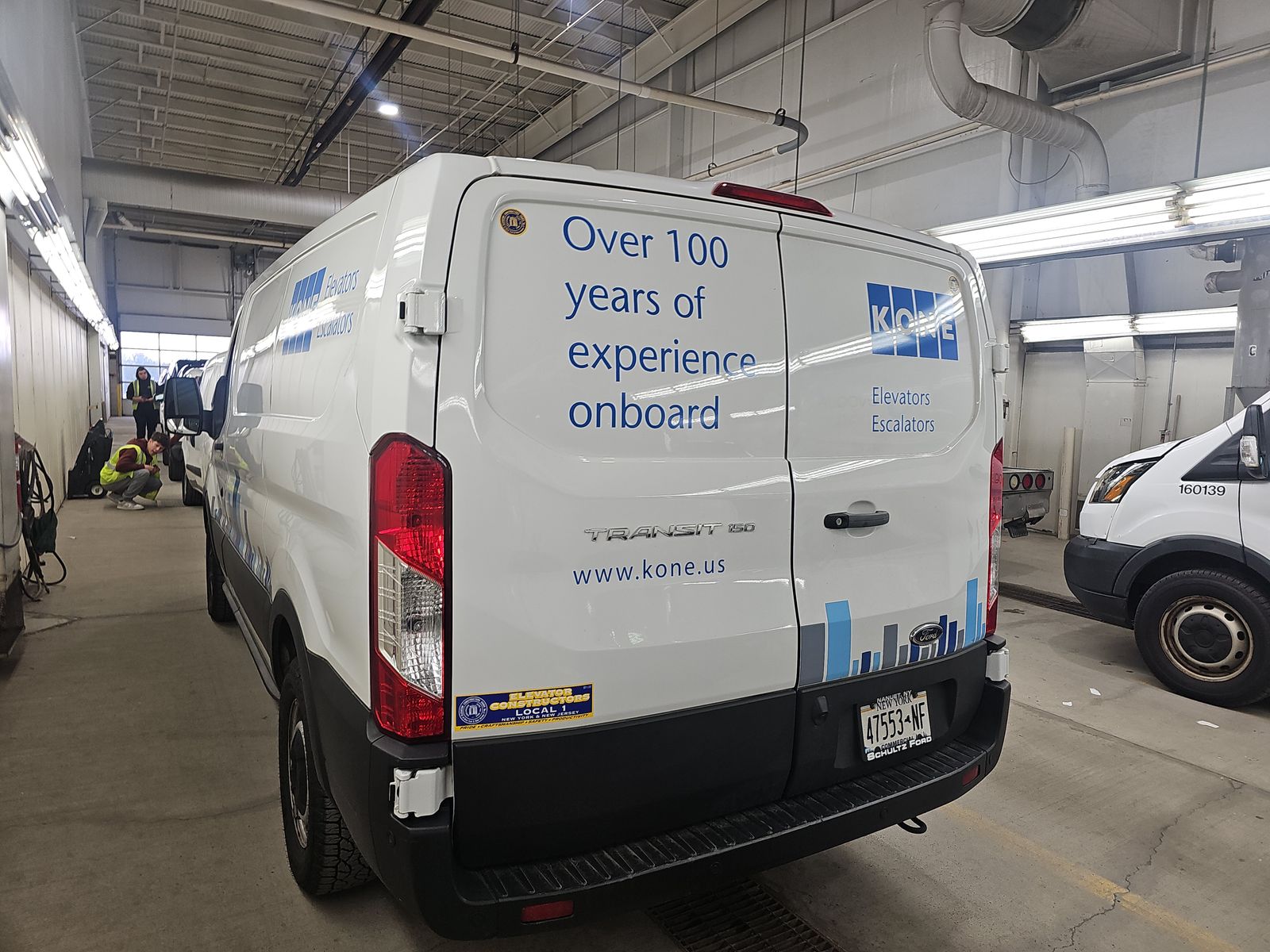 FORD TRANSIT 150 - 6